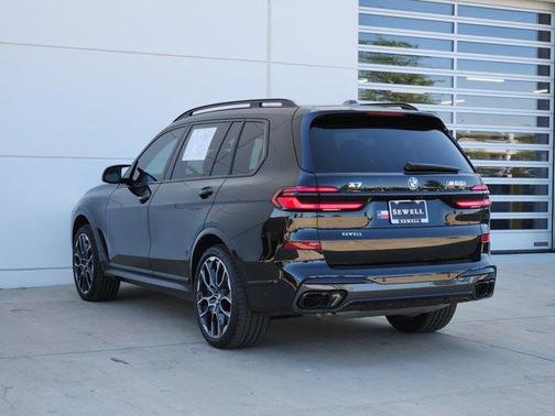 2025 BMW X7 M60i