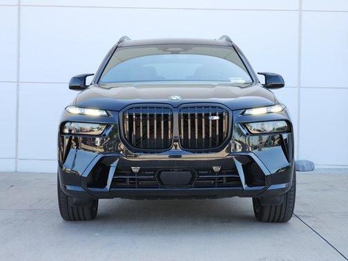 2025 BMW X7 M60i