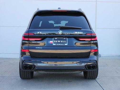 2025 BMW X7 M60i
