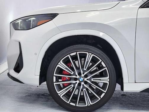 Mineral White Metallic 2025 BMW X1 M35i