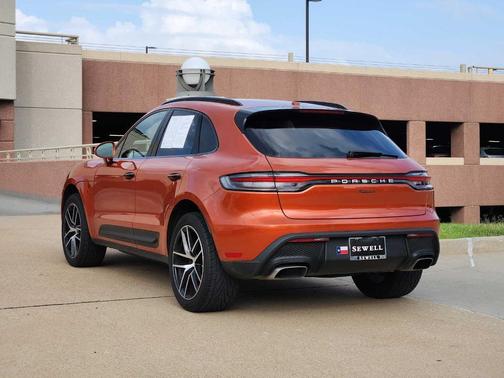 2022 Porsche Macan Base