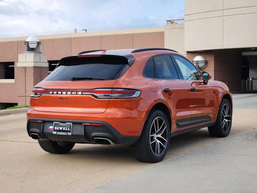 2022 Porsche Macan Base