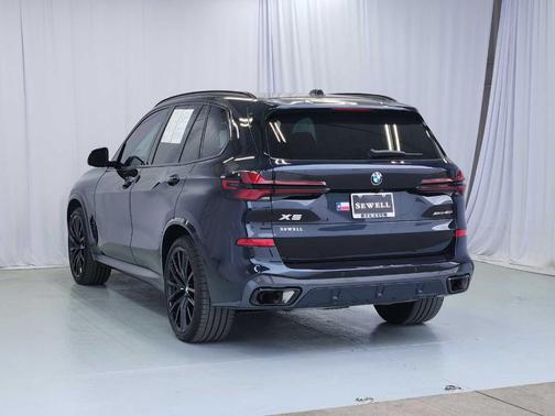 Carbon Black Metallic 2024 BMW X5 xDrive40i