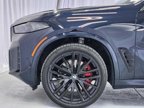 Carbon Black Metallic 2024 BMW X5 xDrive40i