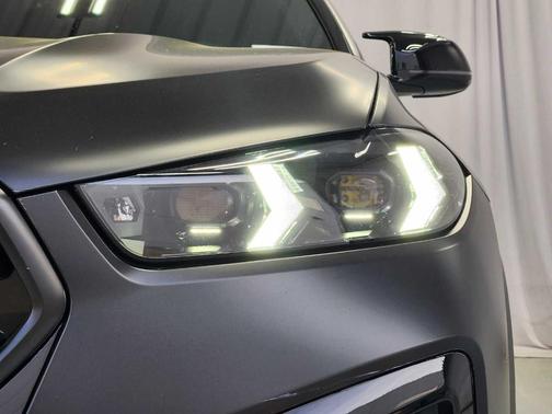 Black Sapphire Metallic 2025 BMW X6 M Base
