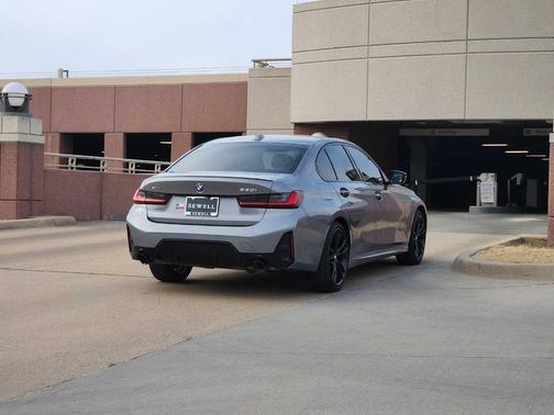 2024 BMW 330 i xDrive