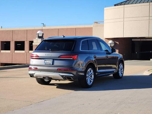 2025 Audi Q7 55 Prestige