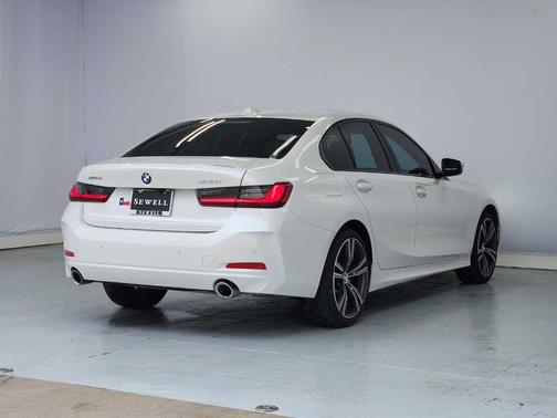 Mineral White Metallic 2023 BMW 330 i