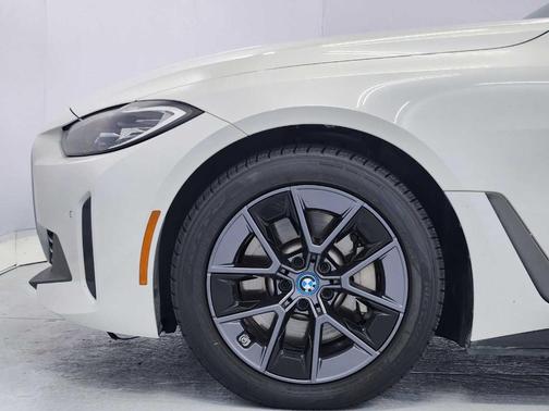 Mineral White Metallic 2023 BMW i4 Gran Coupe eDrive40