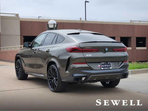 Manhattan Green Metallic 2027 BMW X6 xDrive40i
