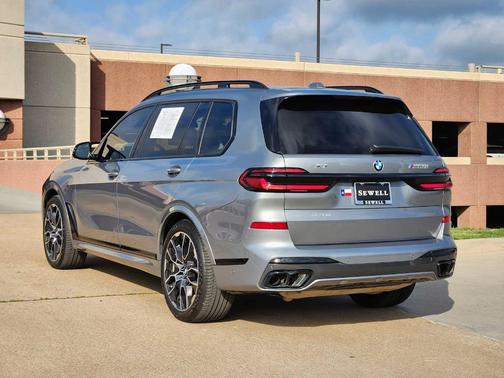 2025 BMW X7 M60i