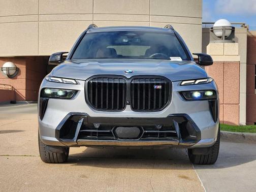 2025 BMW X7 M60i