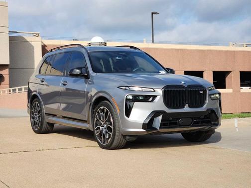 2025 BMW X7 M60i