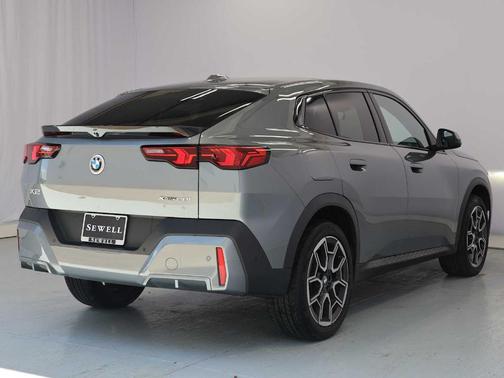 Gray Metallic 2025 BMW X2 xDrive28i