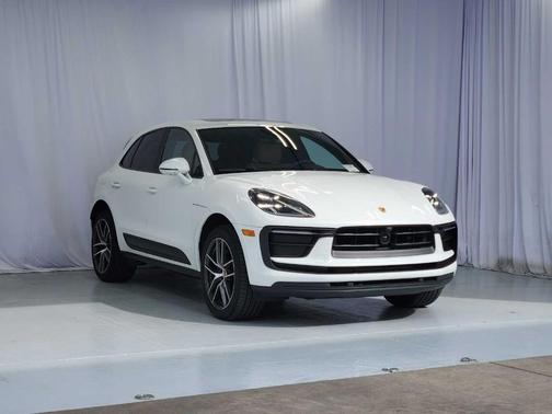 2023 Porsche Macan T