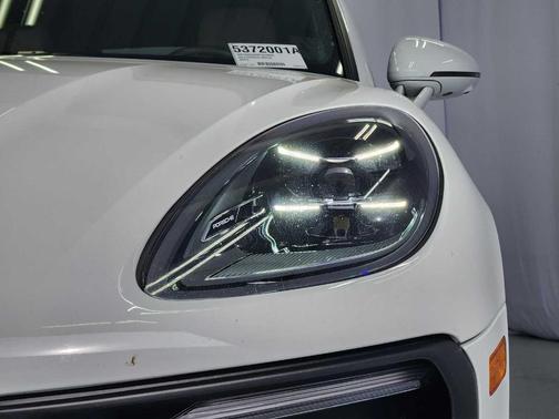 2023 Porsche Macan T