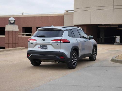 2024 Toyota Corolla Cross Hybrid SE