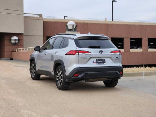 2024 Toyota Corolla Cross Hybrid SE