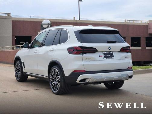 Mineral White Metallic 2026 BMW X5 sDrive40i
