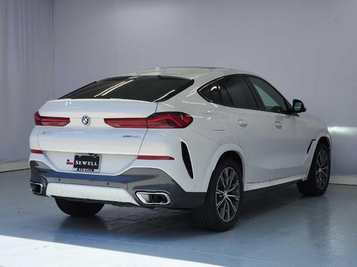 Mineral White Metallic 2026 BMW X6 xDrive40i