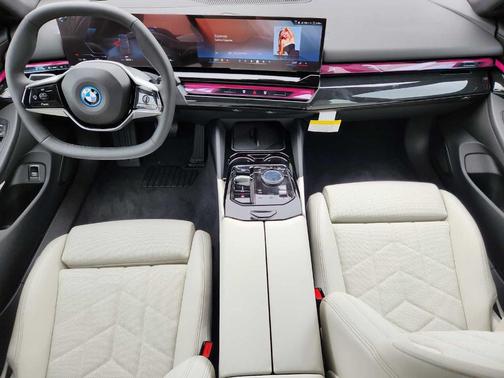 2025 BMW i5 eDrive40