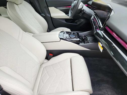 2025 BMW i5 eDrive40