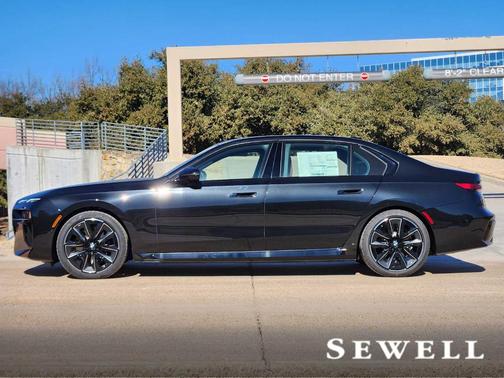 2026 BMW 740 i xDrive