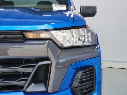 Glacier Blue Metallic 2024 Chevrolet Colorado LT