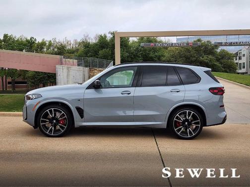 2025 BMW X5 M60i