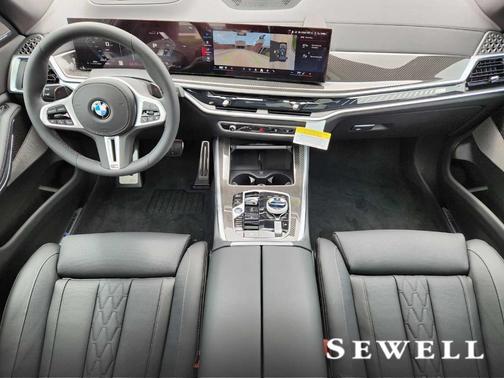 2025 BMW X5 M60i