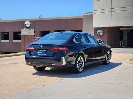 2025 BMW 530 i