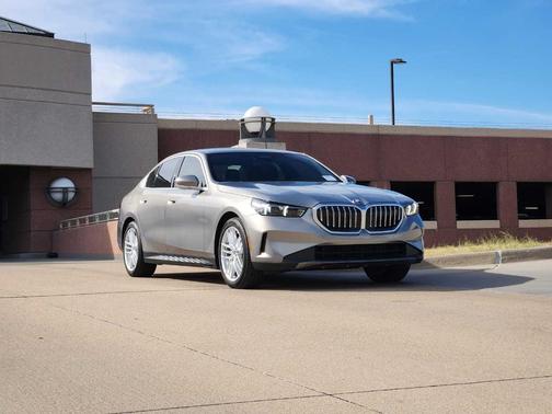 2025 BMW 530 i xDrive