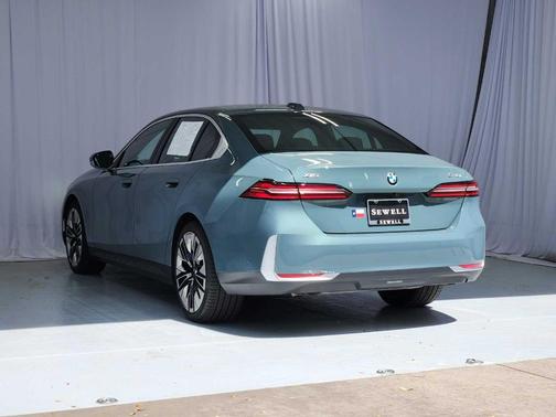 Green Metallic 2026 BMW 540 i xDrive