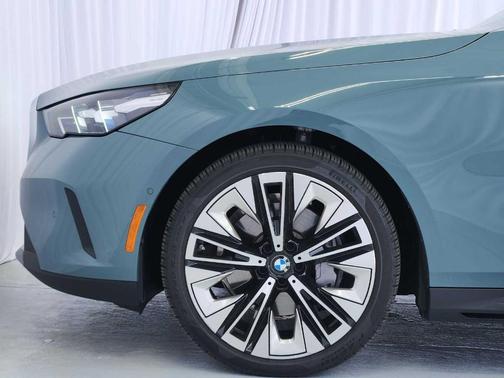 Green Metallic 2026 BMW 540 i xDrive