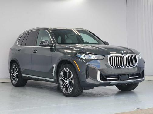 Gray Metallic 2026 BMW X5 sDrive40i