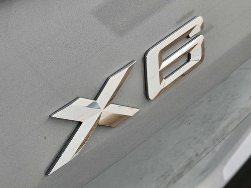 2026 BMW X6 xDrive40i
