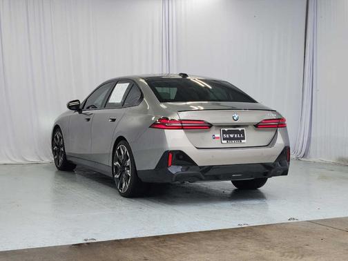 2024 BMW 530 i