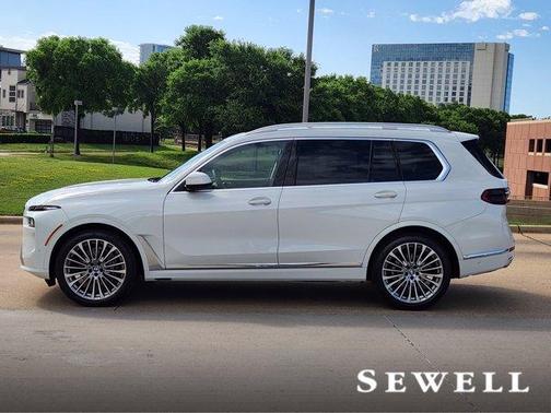 2025 BMW X7 xDrive40i