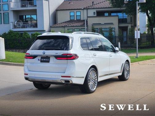 2025 BMW X7 xDrive40i