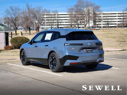 2025 BMW iX xDrive50