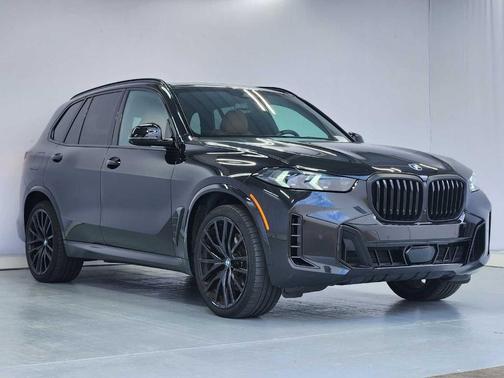Black Sapphire Metallic 2024 BMW X5 xDrive40i