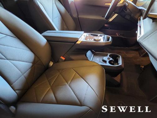 2025 BMW iX xDrive50