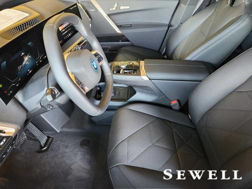 2025 BMW iX xDrive50