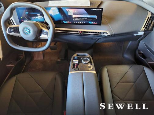 2025 BMW iX xDrive50
