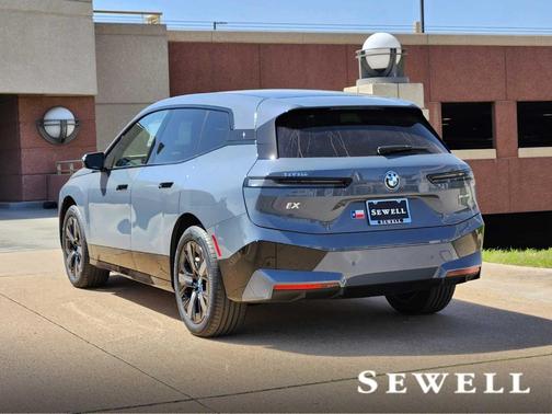 2025 BMW iX xDrive50