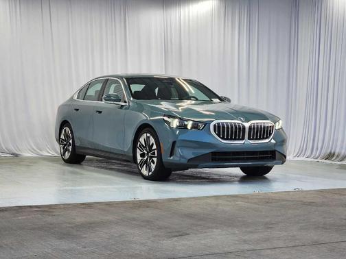 2026 BMW 530 i xDrive