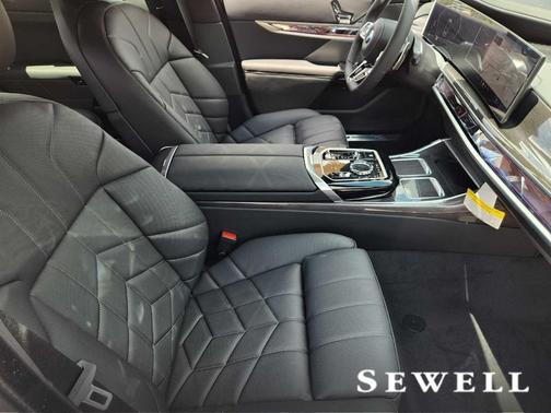 Mineral White Metallic 2026 BMW 740 i xDrive