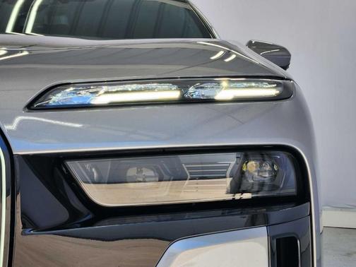 Gray Metallic 2025 BMW 760 760i xDrive