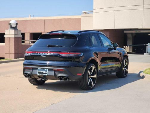 2023 Porsche Macan Base (PDK)