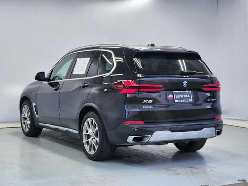 Black Sapphire Metallic 2025 BMW X5 PHEV xDrive50e